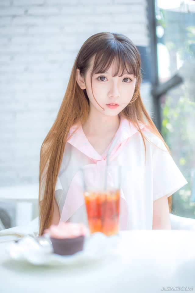 当你穿上了爱情的婚纱，我也披上了和尚的袈裟……